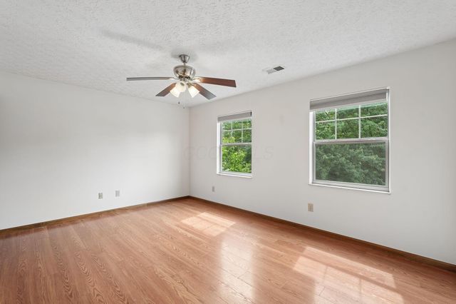 5714 Whispering Oak Boulevard, Hilliard, OH 43026