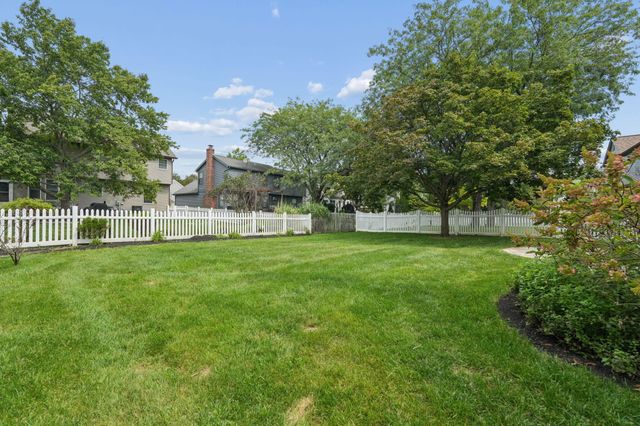 5714 Whispering Oak Boulevard, Hilliard, OH 43026