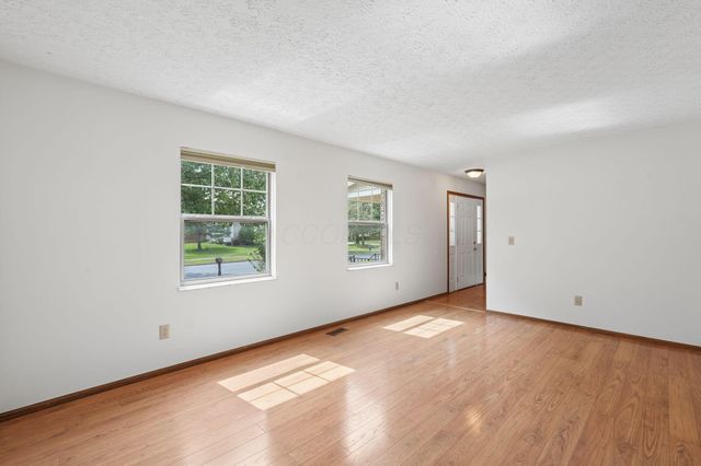 5714 Whispering Oak Boulevard, Hilliard, OH 43026
