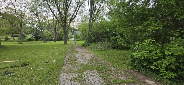 2976 S 130th STREET, New Berlin, WI 53151