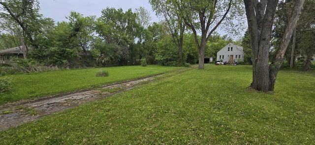 2976 S 130th STREET, New Berlin, WI 53151
