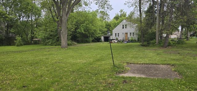2976 S 130th STREET, New Berlin, WI 53151