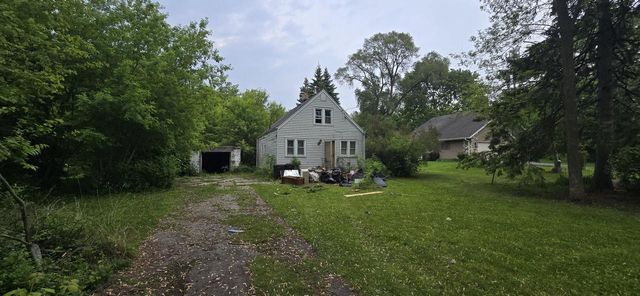 2976 S 130th STREET, New Berlin, WI 53151
