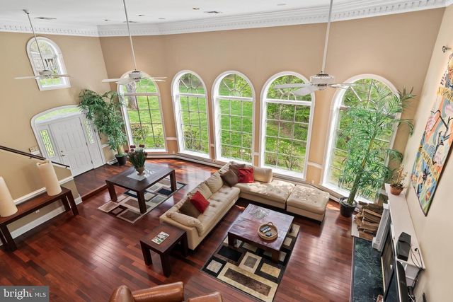1485 FAIRMONT DR, Harrisburg, PA 17109