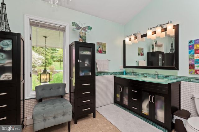 1485 FAIRMONT DR, Harrisburg, PA 17109