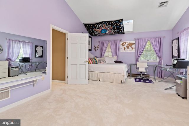 1485 FAIRMONT DR, Harrisburg, PA 17109