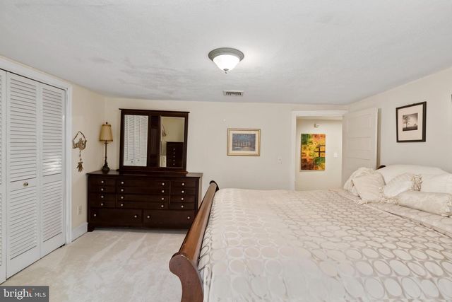 1485 FAIRMONT DR, Harrisburg, PA 17109
