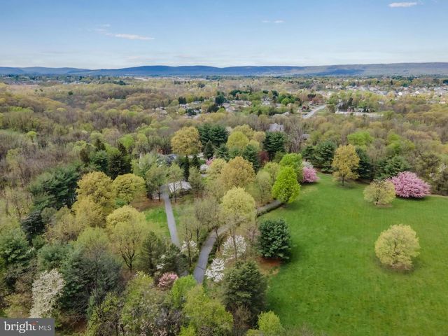 1485 FAIRMONT DR, Harrisburg, PA 17109