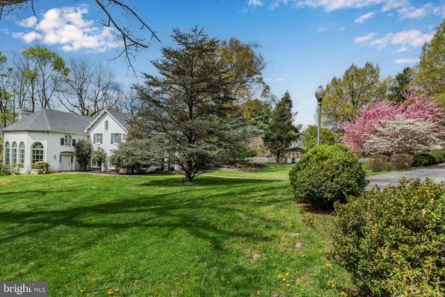 1485 FAIRMONT DR, Harrisburg, PA 17109