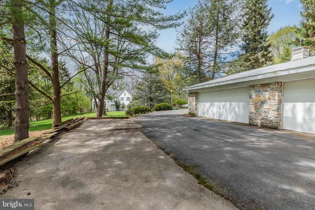 1485 FAIRMONT DR, Harrisburg, PA 17109