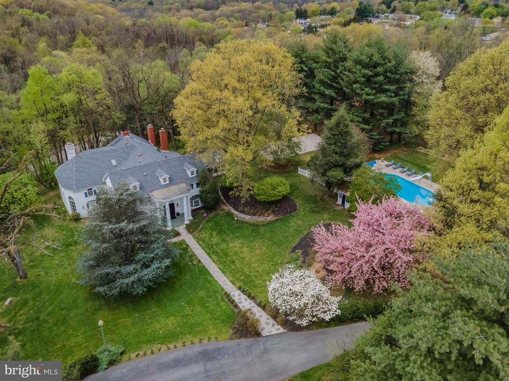 1485 FAIRMONT DR, Harrisburg, PA 17109