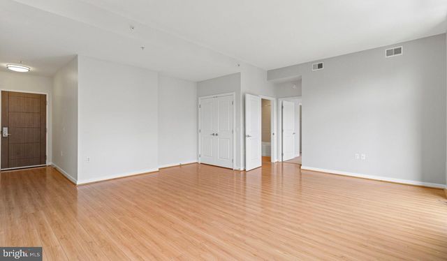 8300 WISCONSIN AVE #2B-1-806, Bethesda, MD 20814