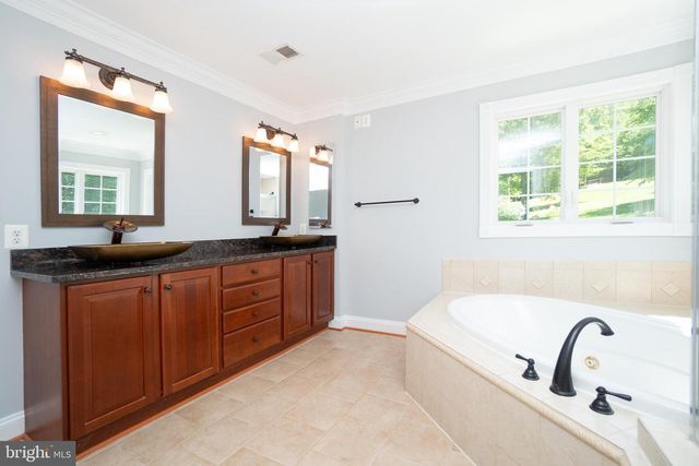 7165 DUDIE RD, Marshall, VA 20115