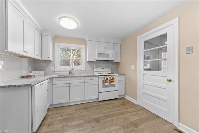 5330 Barharbor DR, Norfolk, VA 23502