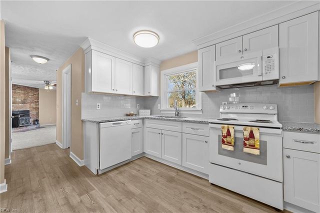 5330 Barharbor DR, Norfolk, VA 23502