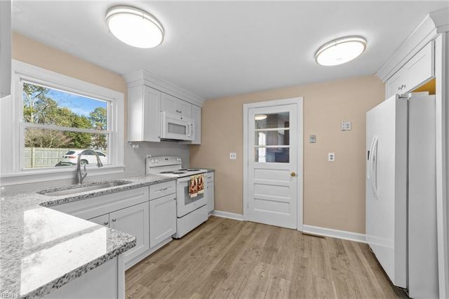 5330 Barharbor DR, Norfolk, VA 23502