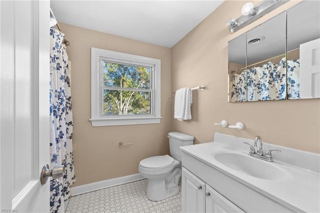 5330 Barharbor DR, Norfolk, VA 23502