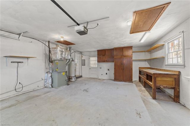 5330 Barharbor DR, Norfolk, VA 23502