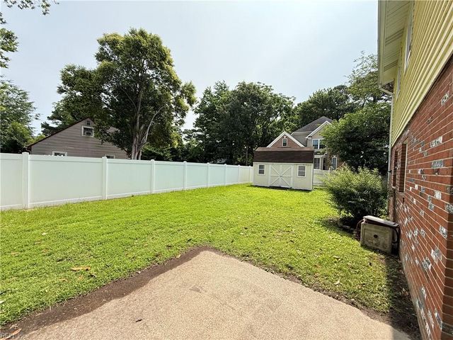 5330 Barharbor DR, Norfolk, VA 23502