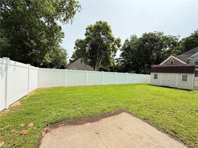 5330 Barharbor DR, Norfolk, VA 23502