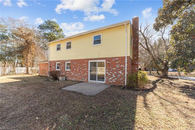 5330 Barharbor DR, Norfolk, VA 23502
