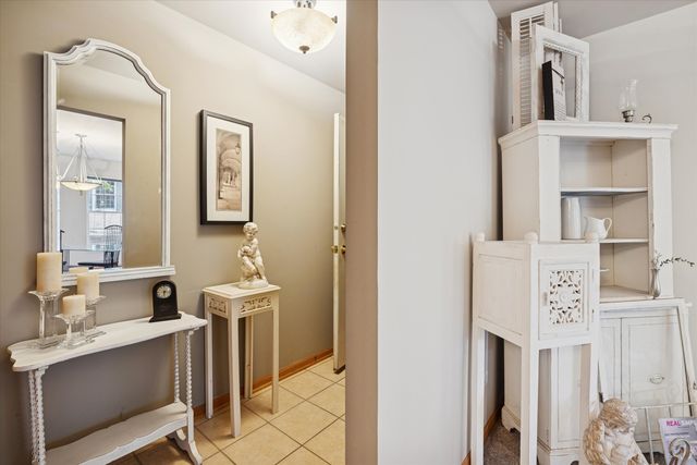 1325 Laurel Oaks Drive, Streamwood, IL 60107