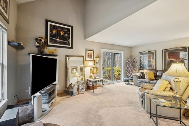 1325 Laurel Oaks Drive, Streamwood, IL 60107