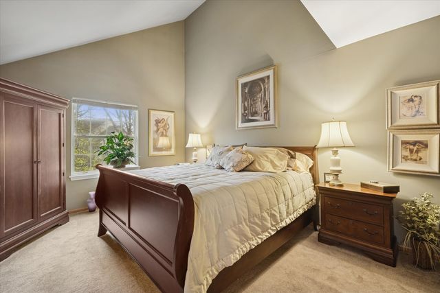 1325 Laurel Oaks Drive, Streamwood, IL 60107