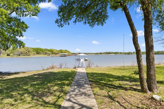 2776 Waters Edge, Quinlan, TX 75474