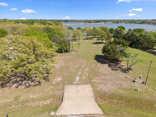 2776 Waters Edge, Quinlan, TX 75474
