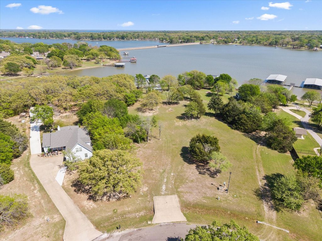2776 Waters Edge, Quinlan, TX 75474