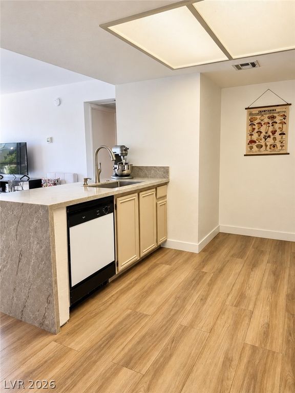 8070 West Russell Road 2028, Las Vegas, NV 89113 — photo 3