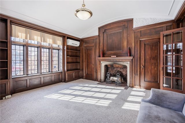 935 East Avenue, Rochester, NY 14607