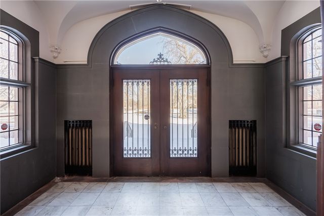 935 East Avenue, Rochester, NY 14607