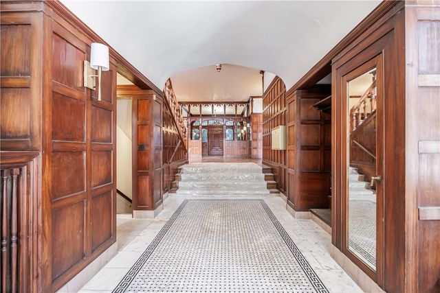 935 East Avenue, Rochester, NY 14607