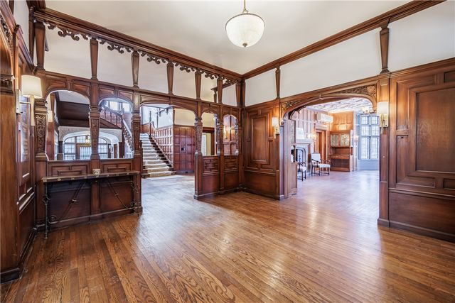 935 East Avenue, Rochester, NY 14607