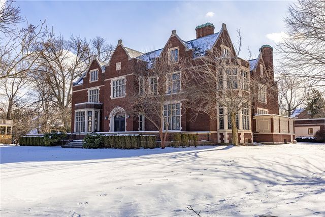 935 East Avenue, Rochester, NY 14607