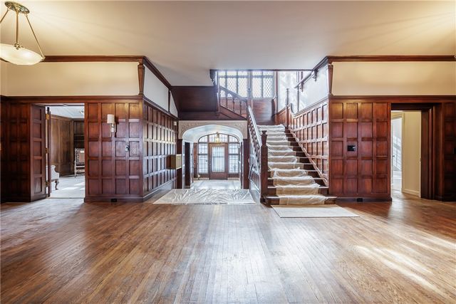 935 East Avenue, Rochester, NY 14607