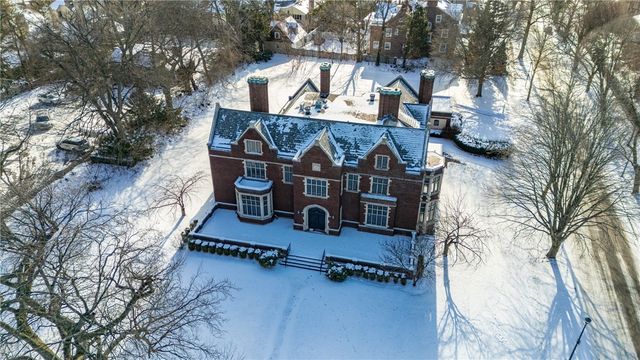 935 East Avenue, Rochester, NY 14607