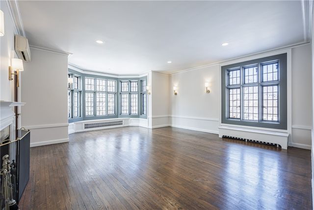 935 East Avenue, Rochester, NY 14607