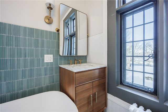 935 East Avenue, Rochester, NY 14607