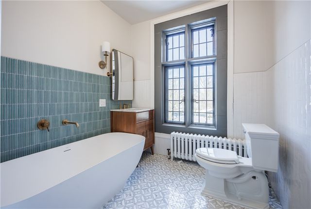 935 East Avenue, Rochester, NY 14607