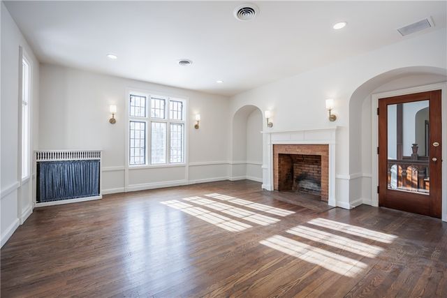 935 East Avenue, Rochester, NY 14607