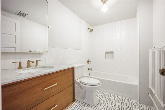 935 East Avenue, Rochester, NY 14607