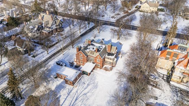 935 East Avenue, Rochester, NY 14607