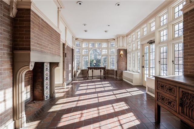 935 East Avenue, Rochester, NY 14607