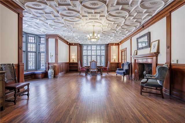 935 East Avenue, Rochester, NY 14607