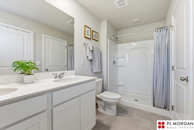 7924 N 95th Avenue, Omaha, NE 68122