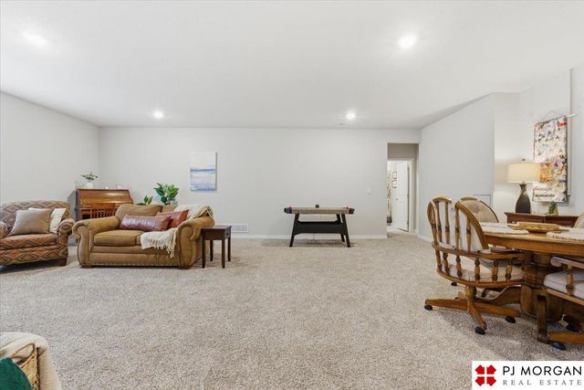 7924 N 95th Avenue, Omaha, NE 68122