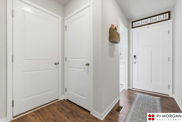 7924 N 95th Avenue, Omaha, NE 68122